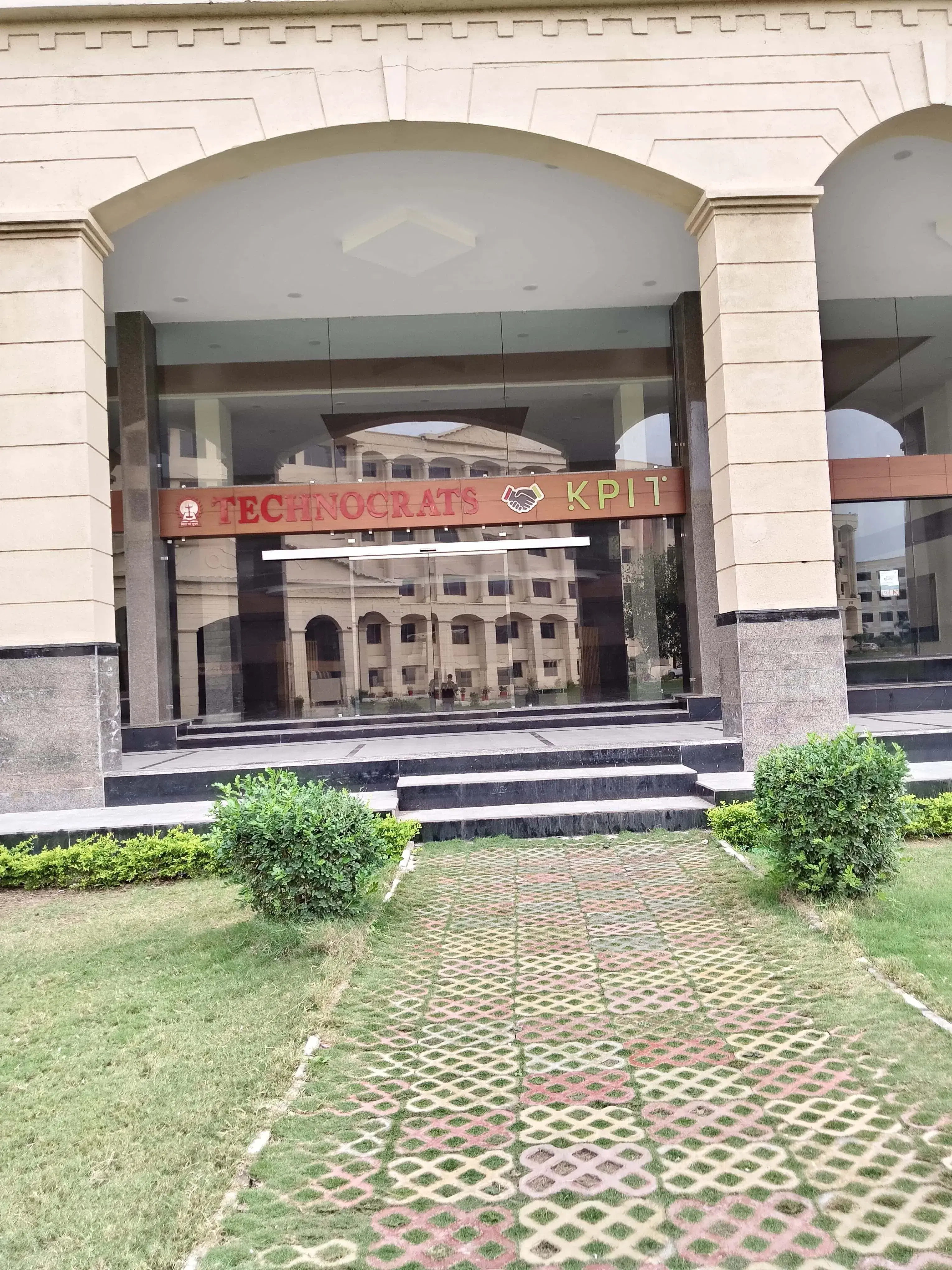 Technocrats Institute of Technology Bhopal Academic Building photo 9